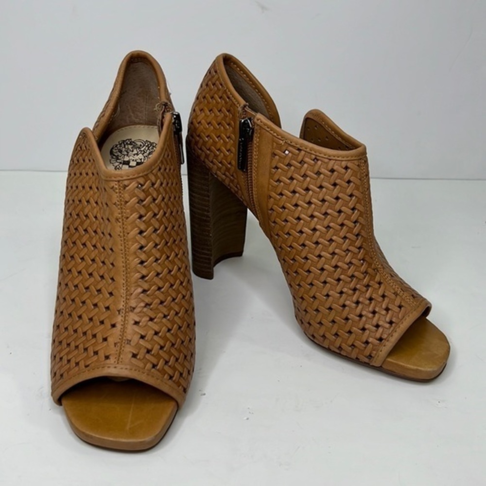 VINCE CAMUTO Women’s Prisha Brick Bootie Sz 6.5